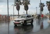   فيديو: الشرطة عبر مكبرات الصوت تُطالب الأهالي بمغادرة الأماكن العامة